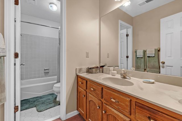 3247 PATRICIA ELLEN DR, Bartlett, TN 38133