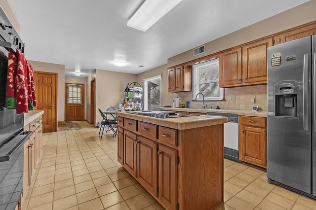 3247 PATRICIA ELLEN DR, Bartlett, TN 38133