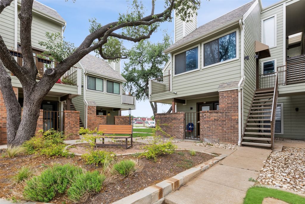 3109 Sondra Drive 205, Fort Worth, TX 76107