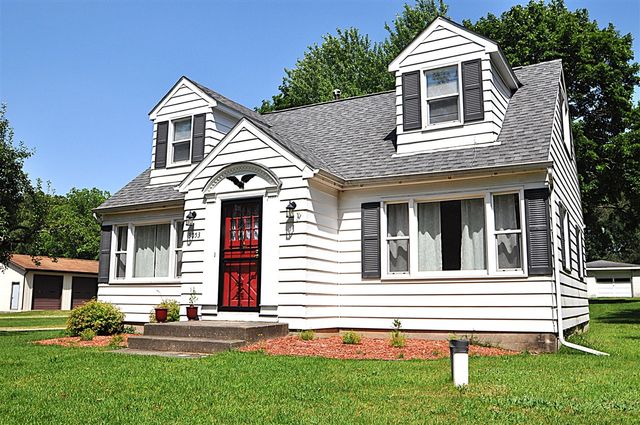 3053 S 3rd Street, Niles, MI 49120