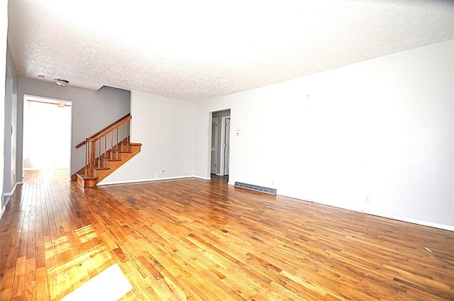 3053 S 3rd Street, Niles, MI 49120
