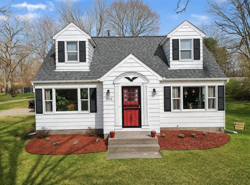 3053 S 3rd Street, Niles, MI 49120