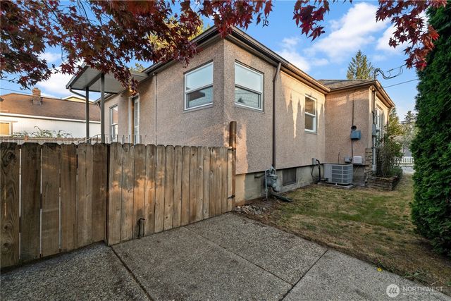 801 N Stevens Street, Tacoma, WA 98406