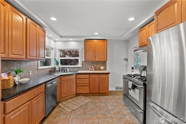 801 N Stevens Street, Tacoma, WA 98406