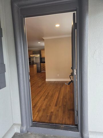 2098 Harland Drive, Houston, TX 77055