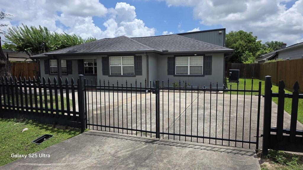 2098 Harland Drive, Houston, TX 77055