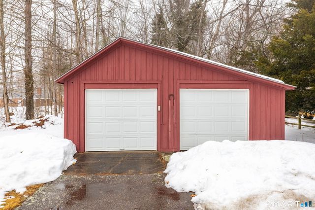 27 Edgerton Street, East Hampton, CT 06424