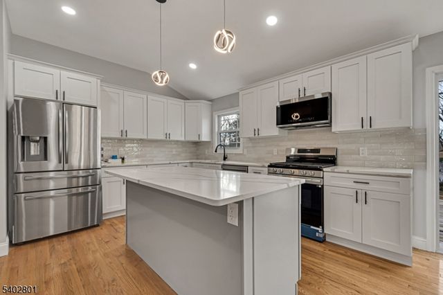 21 Vauxhall Rd, East Brunswick Twp., NJ 08816