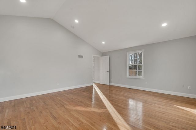 21 Vauxhall Rd, East Brunswick Twp., NJ 08816