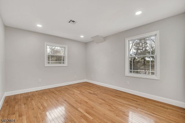 21 Vauxhall Rd, East Brunswick Twp., NJ 08816