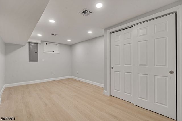 21 Vauxhall Rd, East Brunswick Twp., NJ 08816