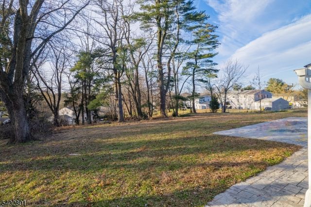 21 Vauxhall Rd, East Brunswick Twp., NJ 08816