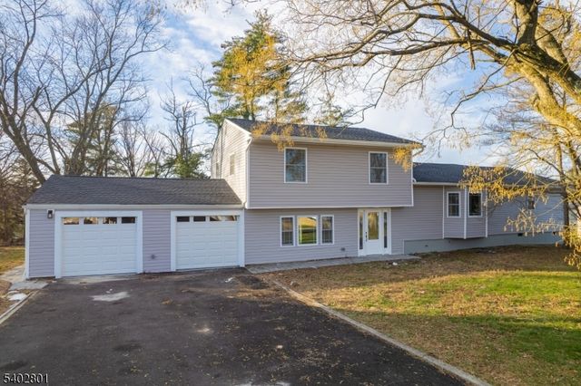 21 Vauxhall Rd, East Brunswick Twp., NJ 08816