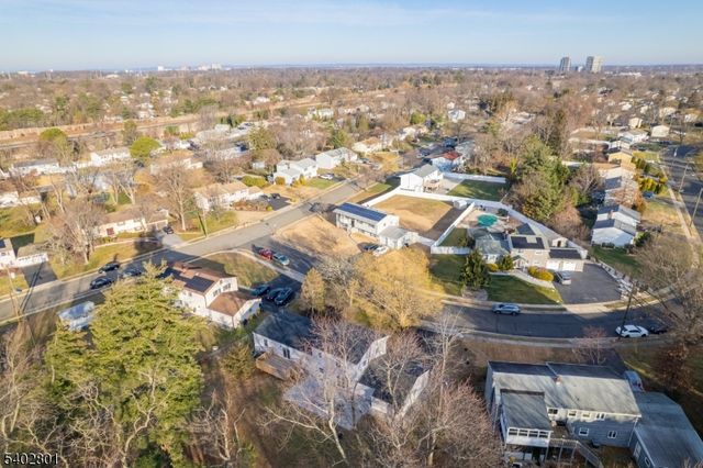 21 Vauxhall Rd, East Brunswick Twp., NJ 08816