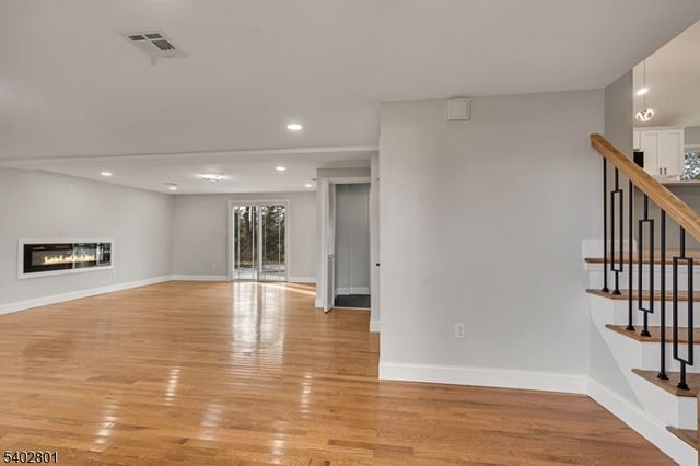 21 Vauxhall Rd, East Brunswick Twp., NJ 08816