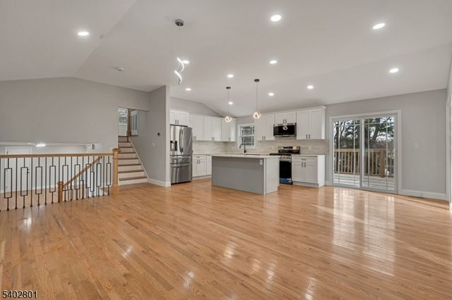 21 Vauxhall Rd, East Brunswick Twp., NJ 08816