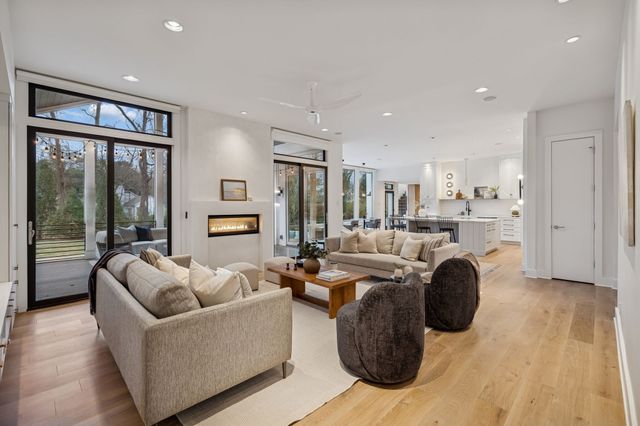 3900 Crestridge Dr, Nashville, TN 37204