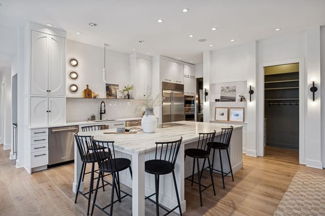 3900 Crestridge Dr, Nashville, TN 37204