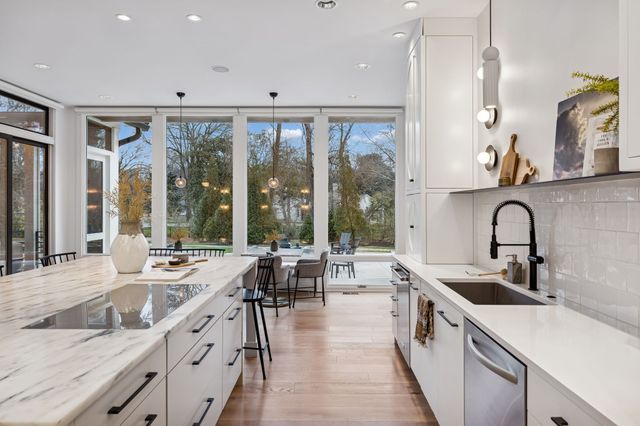 3900 Crestridge Dr, Nashville, TN 37204