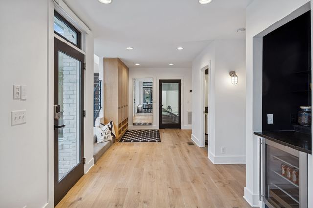 3900 Crestridge Dr, Nashville, TN 37204