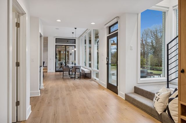 3900 Crestridge Dr, Nashville, TN 37204