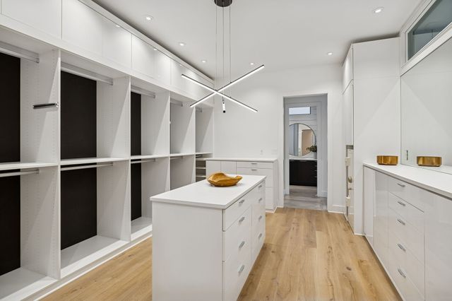 3900 Crestridge Dr, Nashville, TN 37204