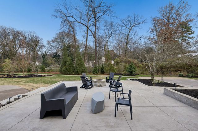 3900 Crestridge Dr, Nashville, TN 37204