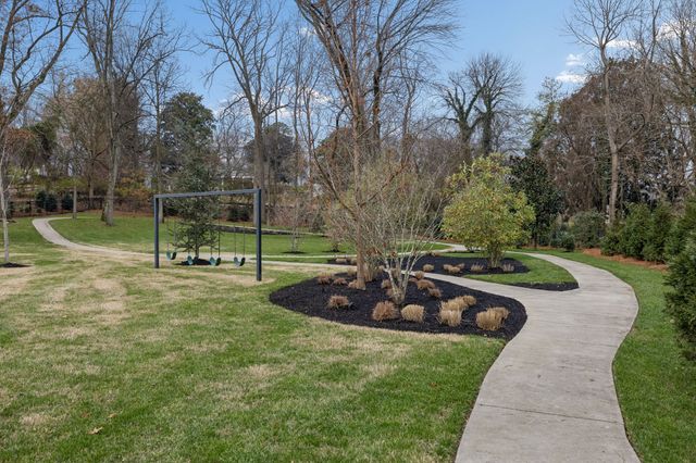 3900 Crestridge Dr, Nashville, TN 37204