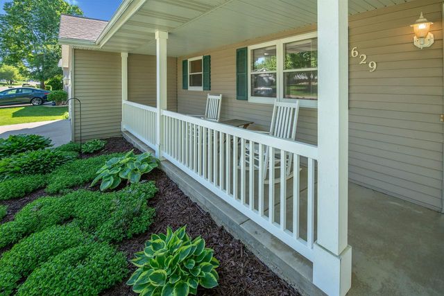 629 W Mohawk Trail, Deforest, WI 53532