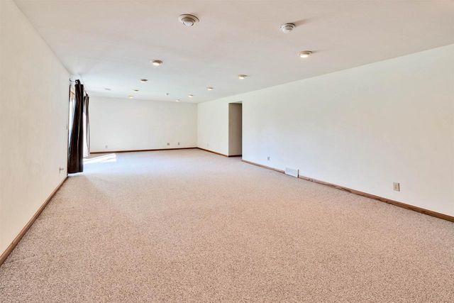 629 W Mohawk Trail, Deforest, WI 53532
