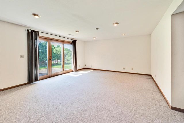 629 W Mohawk Trail, Deforest, WI 53532