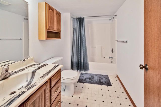 629 W Mohawk Trail, Deforest, WI 53532