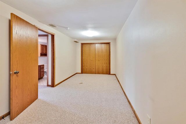 629 W Mohawk Trail, Deforest, WI 53532