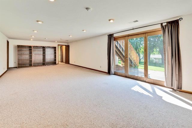 629 W Mohawk Trail, Deforest, WI 53532