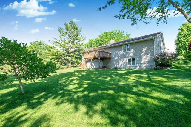 629 W Mohawk Trail, Deforest, WI 53532