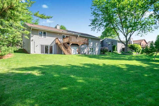629 W Mohawk Trail, Deforest, WI 53532