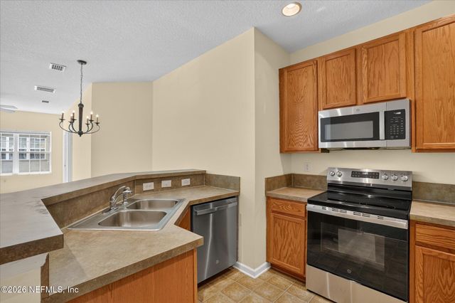 12301 KERNAN FOREST Boulevard 2402, Jacksonville, FL 32225