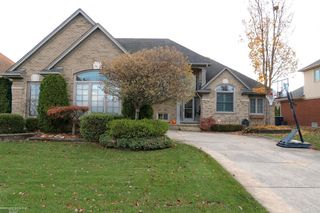 16200 Thames Lane, Macomb Twp, MI 48042