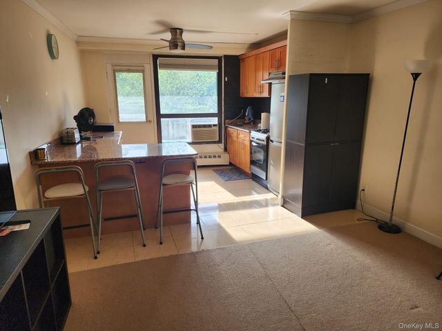 61-55 98th Street 4N, Rego Park, NY 11374
