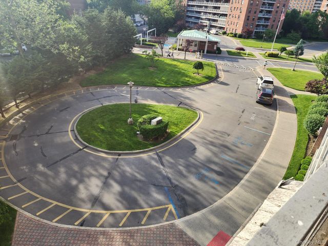 61-55 98th Street 4N, Rego Park, NY 11374