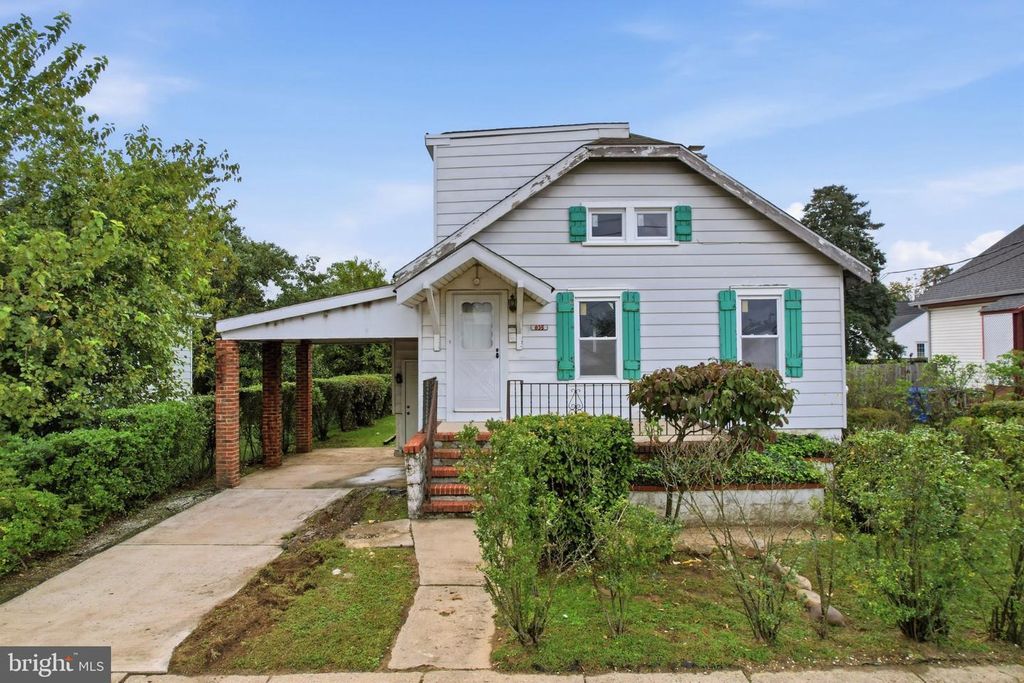 835 WOODLAND AVE, BURLINGTON, NJ 08016 — exterior