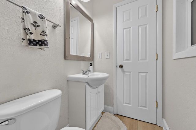 N88W17022 Elmwood DRIVE, Menomonee Falls, WI 53051