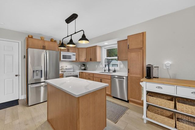 N88W17022 Elmwood DRIVE, Menomonee Falls, WI 53051