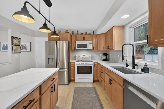 N88W17022 Elmwood DRIVE, Menomonee Falls, WI 53051