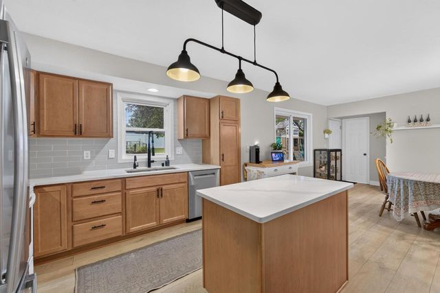 N88W17022 Elmwood DRIVE, Menomonee Falls, WI 53051