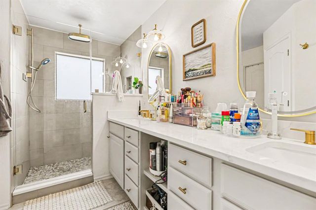 10050 Lookout Pointe, Edmond, OK 73034