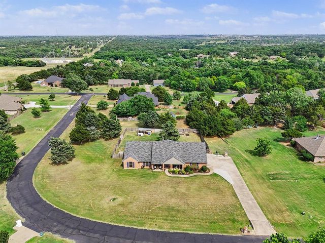 10050 Lookout Pointe, Edmond, OK 73034