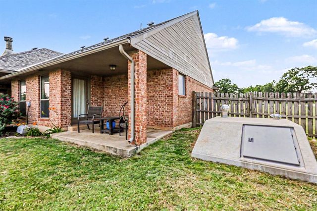 10050 Lookout Pointe, Edmond, OK 73034