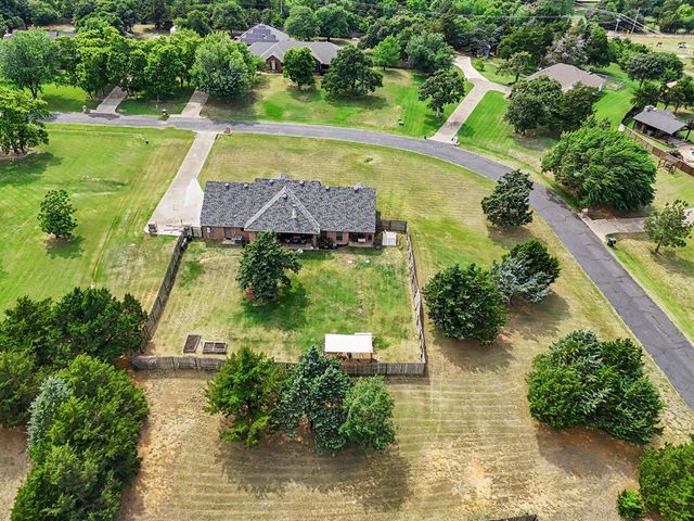 10050 Lookout Pointe, Edmond, OK 73034