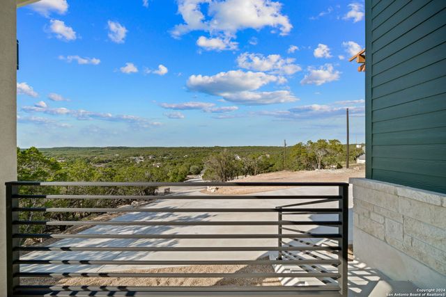 2920 Rocky Ridge Loop, Canyon Lake, TX 78133